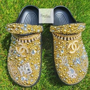 🏮SOLD🏮 BRAND NEW Signature 'Goldie' Crocs